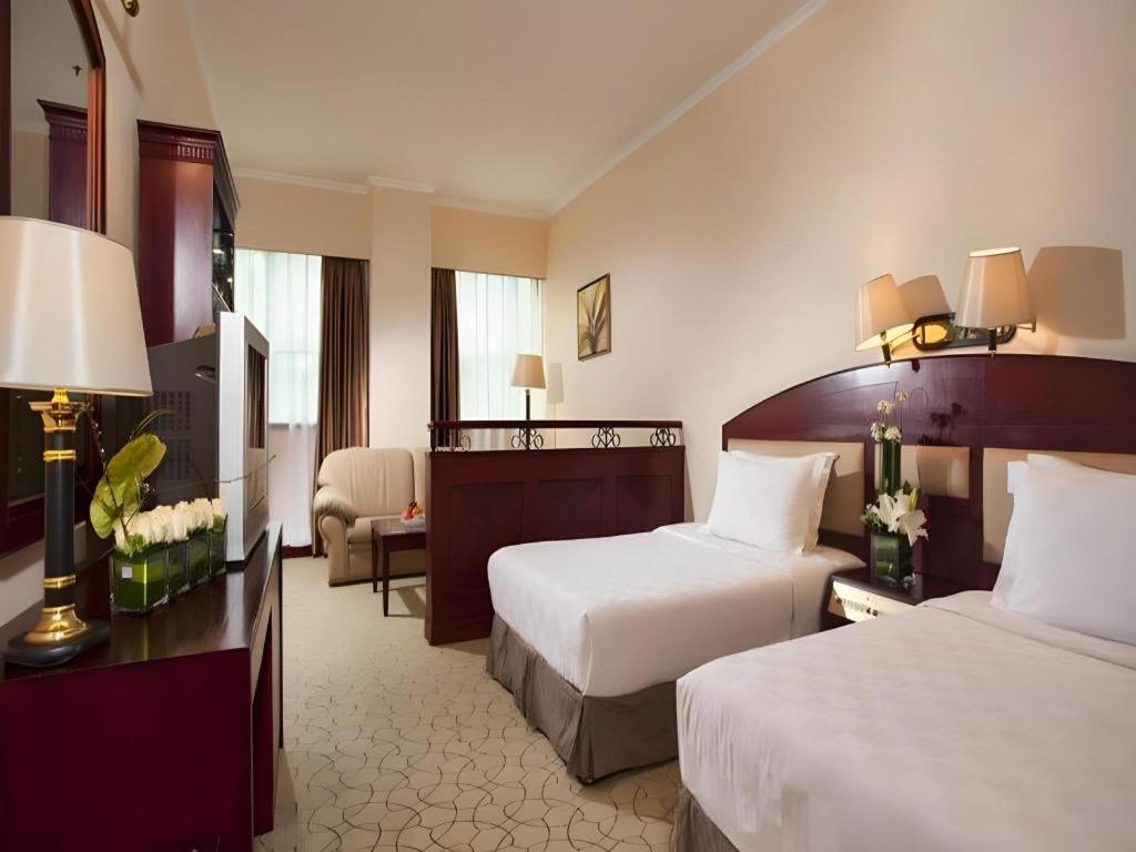 Catic Hotel--Adjacent Buliding Джухай Екстериор снимка