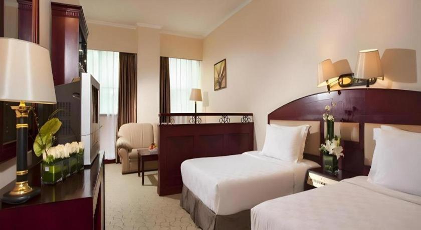 Catic Hotel--Adjacent Buliding Джухай Екстериор снимка