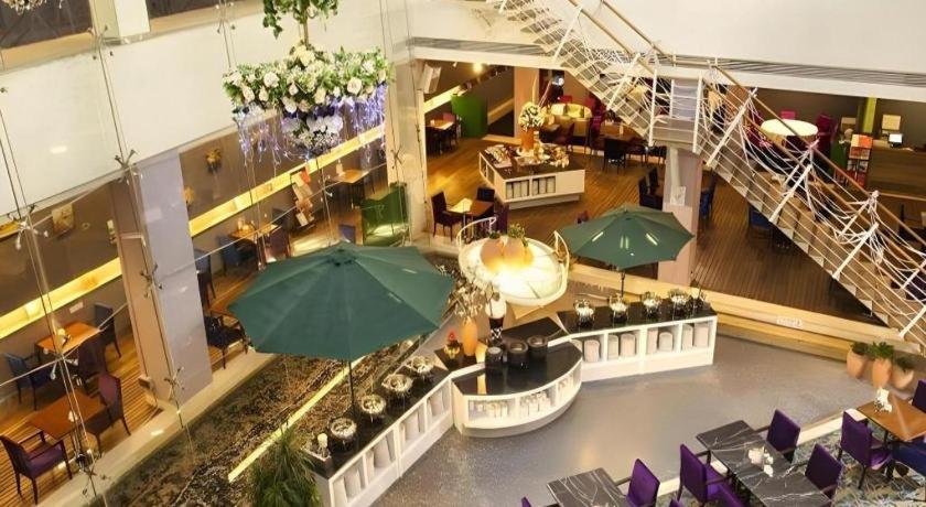 Catic Hotel--Adjacent Buliding Джухай Екстериор снимка